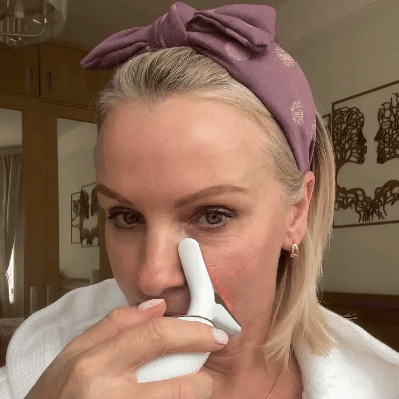 A lifted face. Without the needle.